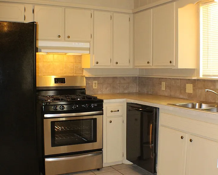 1312 W Pittsburg St — Photo 3