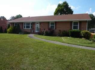 2717 Gardner Dr, Salem, VA 24153