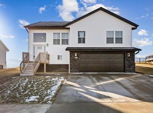 313 Galileo Dr, Riverside, IA 52327