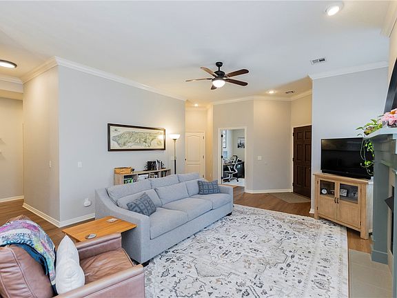 5th image of 2643 N Sierra Ave