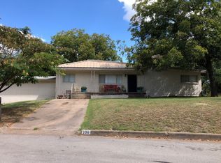 108 Clinton Dr, Weatherford, TX 76086