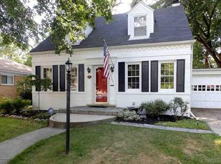 27831 California Dr NW, Lathrup Village, MI 48076