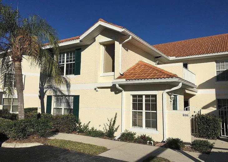 4960 Deerfield Way #201