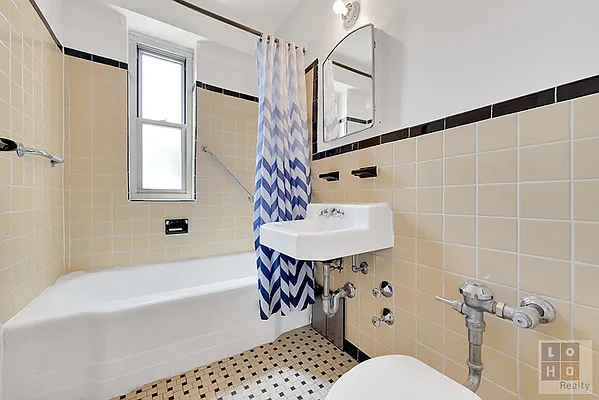 Sold by LoHo Realty | media 5