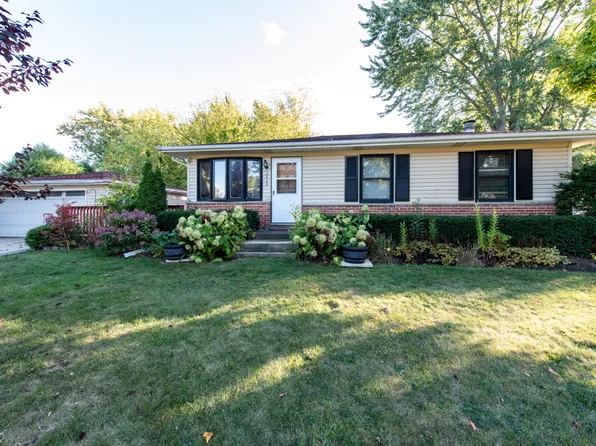 2625 Vercoe Ave, Waukegan, IL 60087
