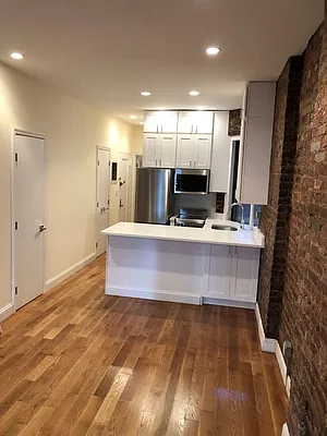 Rented by Sky Management | media 35