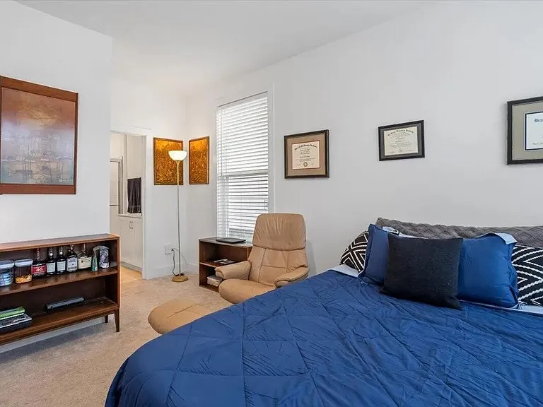 522 Billingshurst Way — Photo 35