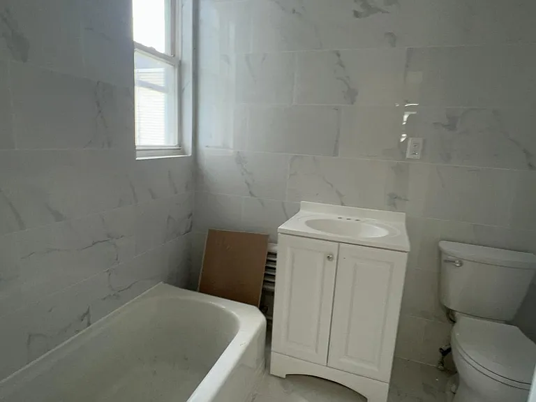 679 E 223rd St #2R — Photo 4