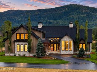 19 Hastings Dr, Victor, ID 83455