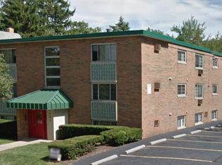 1383 W 114th St APT 105, Cleveland, OH 44102
