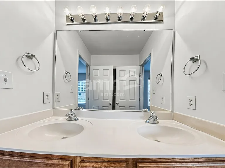6025 Brambleberry Way — Photo 14