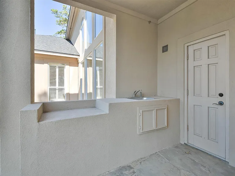 8114 Hideaway Lake Cir — Photo 45