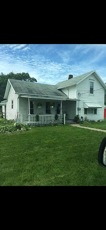 24521 Railroad Ave photo 1