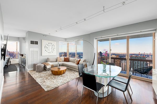 1st image of 200 E 69th St #46B