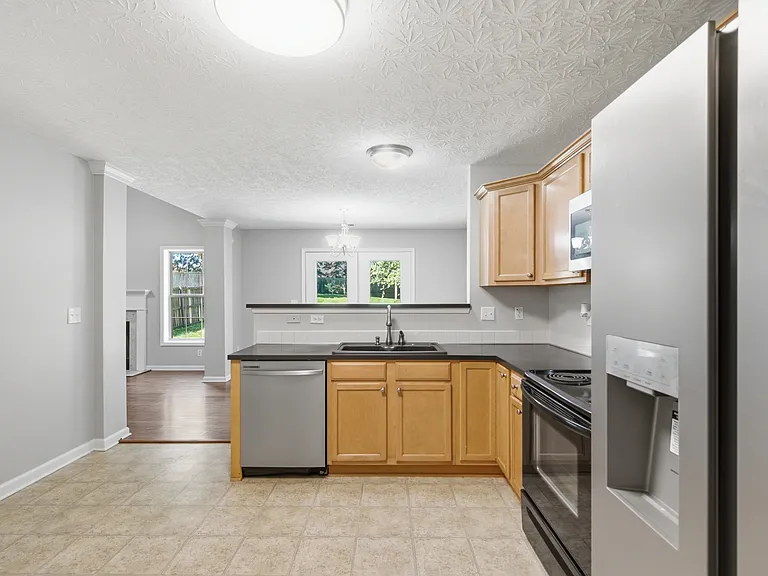 2560 Rockaway Pl — Photo 25
