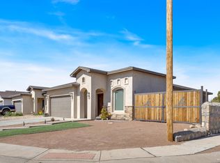 201 Flor Papagayo Way, Socorro, TX 79927