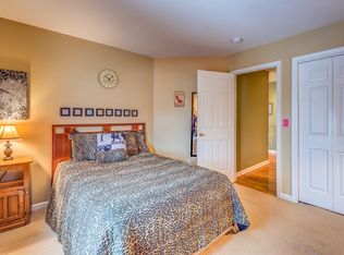 4324 Poseidon Cir, Liverpool, NY 13090
