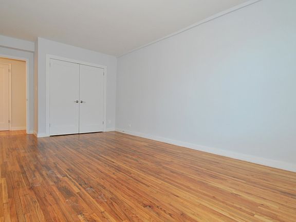 Pelham Parkway Towers - Bedroom - MAT - V Line