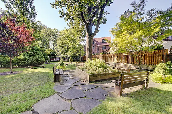 Sold by Benjamin Realty Since 1980 | media 63