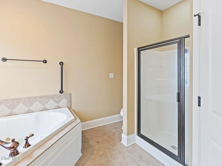 1624 Brook Hollow Dr #B — Photo 15