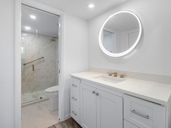 5th image of 931 Gardenia Drive #368