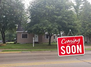 402 S Main St, Brillion, WI 54110