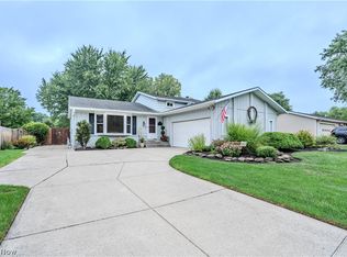 20566 Village Green Dr, Strongsville, OH 44136