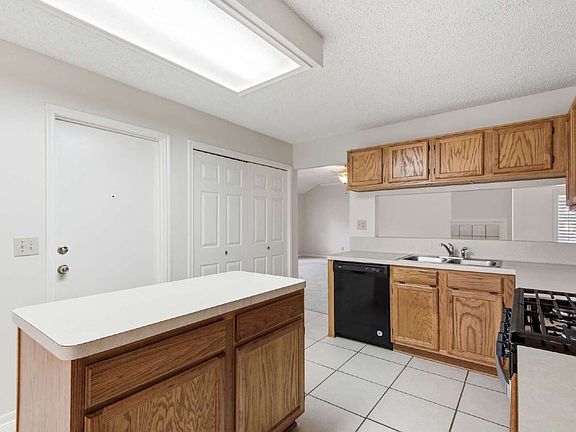 5th image of 8926 Village Hills Dr