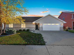3341 Mockingbird Way, Oshkosh, WI 54904