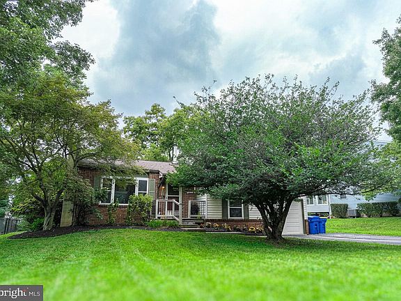 2nd image of 873 Blue Jay Rd