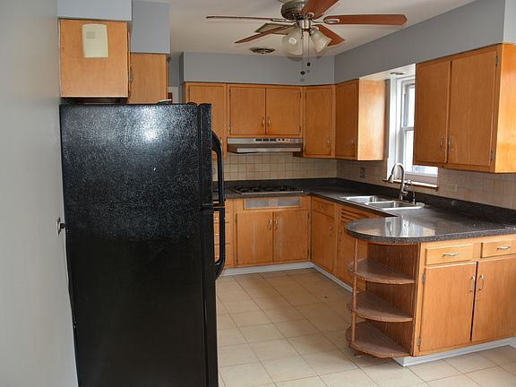 2nd image of 6251 N Mozart St #2