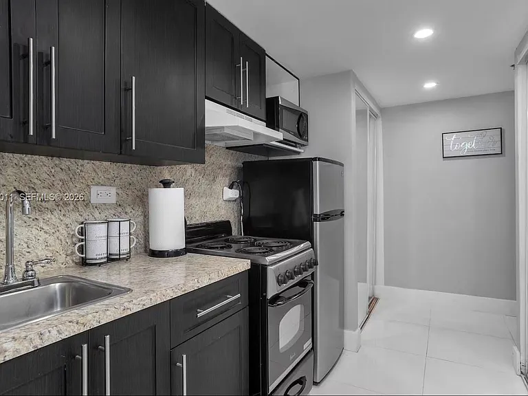 19201 Collins Ave #440 — Photo 7