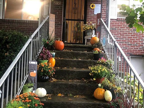 3rd image of 122 Stewart Ave