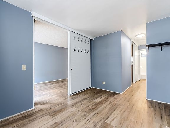 5th image of 1122 Kinau St APT 604