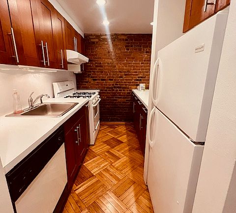 4th image of 192 Lincoln Pl #1