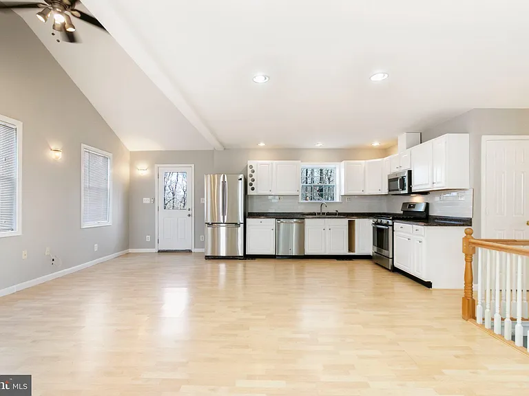 6341 Dogwood Pl — Photo 9