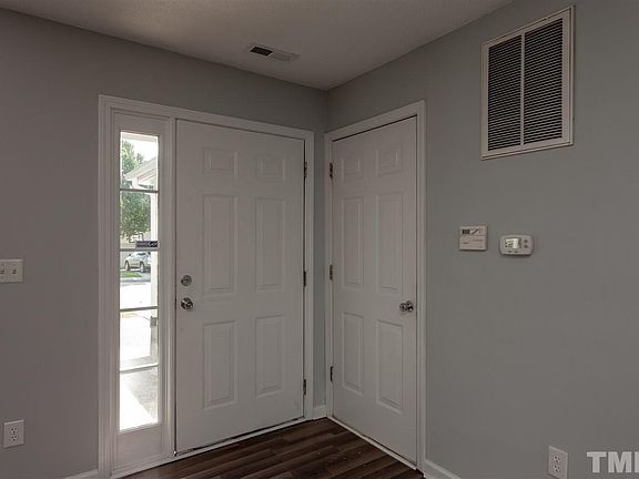 4th image of 205 Bermuda Green Dr