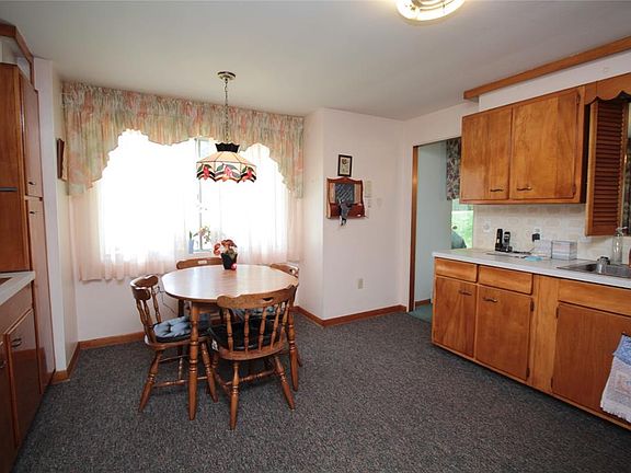 5th image of 905 Imperial Woods Dr