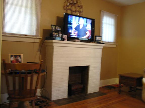 4th image of 1658 Howard Ave