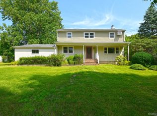 6 Duquesne Drive, Greenlawn, NY 11740