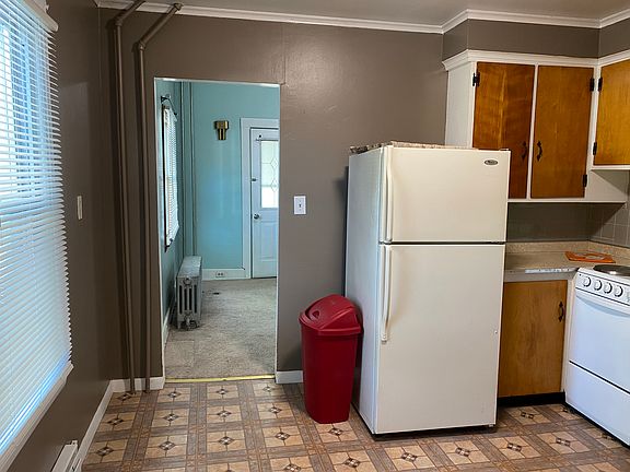 2nd image of 36 Dartmouth St #1