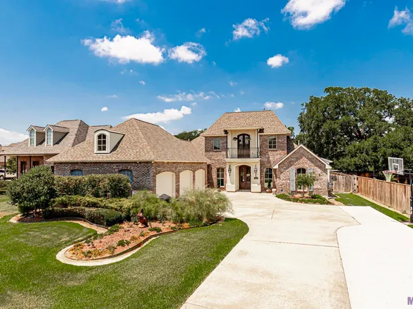 14339 Bluff Lakes Dr, Prairieville, LA 70769