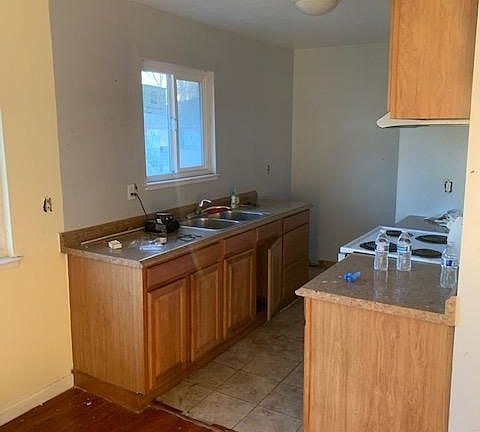 3rd image of 835 N Capitol Ave APT 4