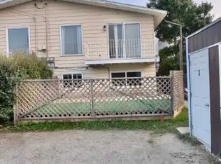 4924 45th St #2, Innisfail, AB T4G1M8