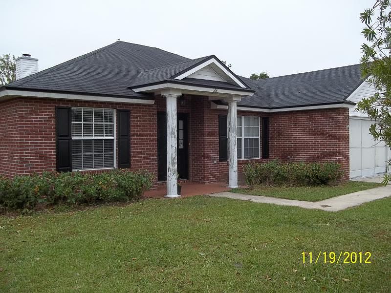 1st image of 26 Roxton Ln