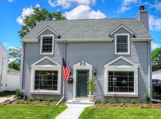 2431 N 90th St, Wauwatosa, WI 53226