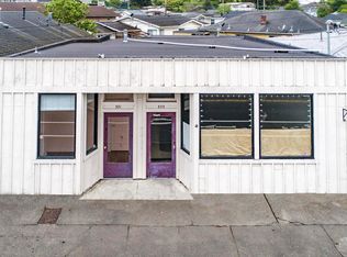 371 Wildwood Ave, Rio Dell, CA 95562