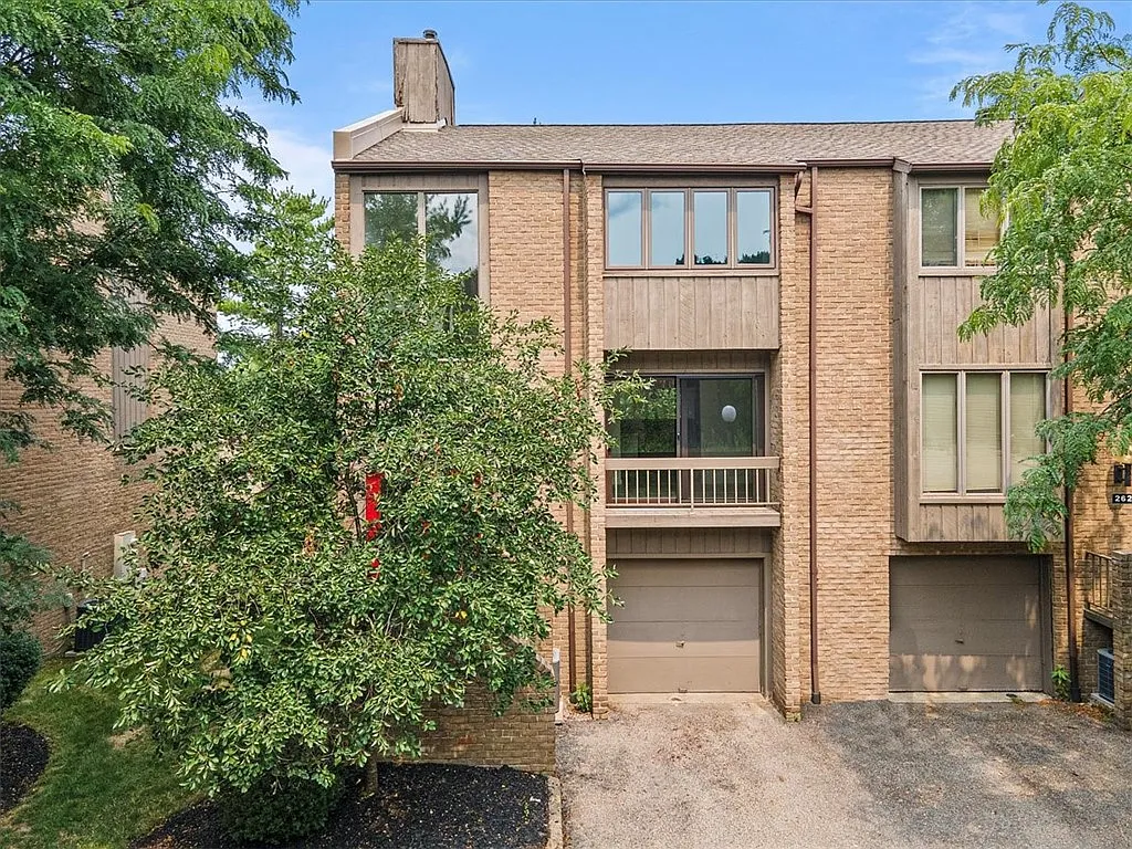 261 Elm Ct photo 1
