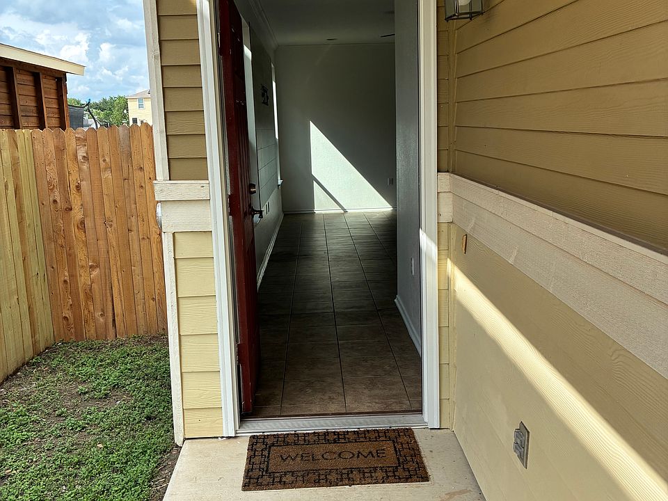 1st image of 13408 Guarnere Dr
