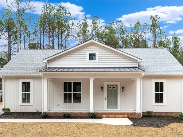 20 Moseley Dr, Ebony, VA 23845